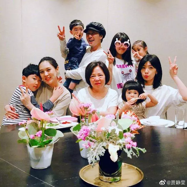 賈靜雯承認感情上一頭沖!親自揭開8年前離婚傷疤,稱回憶太傷痛~~~