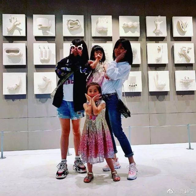 賈靜雯承認感情上一頭沖!親自揭開8年前離婚傷疤,稱回憶太傷痛~~~