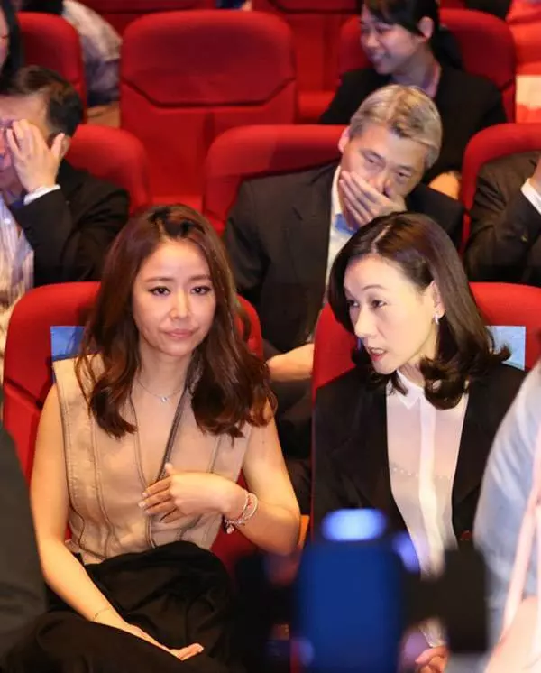 林心如穿錯了衣服,全程都在撐著,霍建華看到都暈了 !
