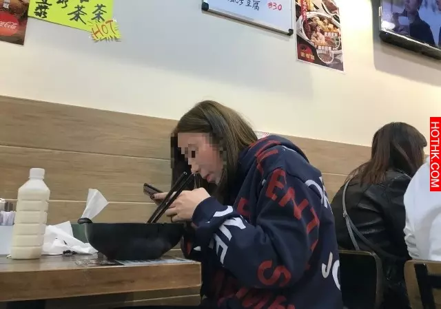 【同1條女唔同價錢】尖沙咀私鐘妹扮國泰空姐2萬蚊一次