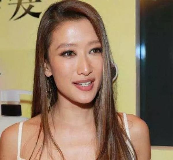 謝霆鋒妹妹謝婷婷產子,隻字不提生父,「姑嫂」如出一轍