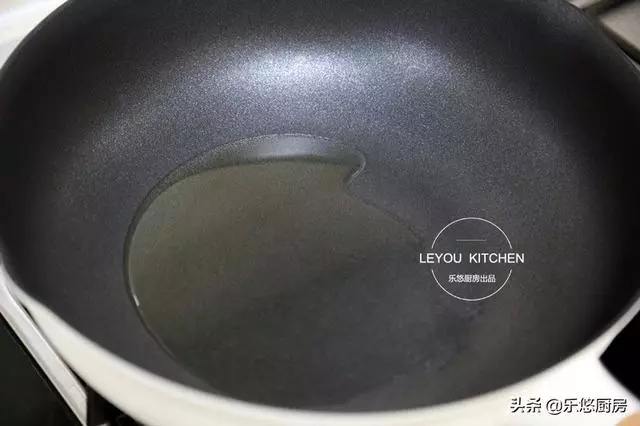 減肥餐里常見的蔬菜,燙一燙就可以上桌,平時多吃,腰圍越來越細