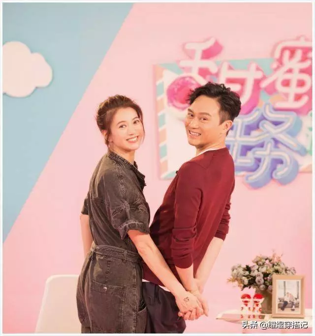 48歲袁詠儀「佛系」穿搭都美的高級,堪稱教科書時髦又氣質