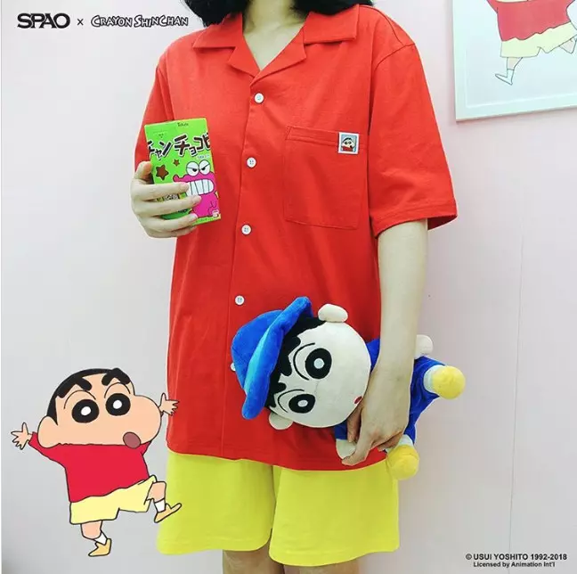SPAO攜手《蠟筆小新》推出聯名款睡衣 小新的「經典招牌服」出門玩也超適合~