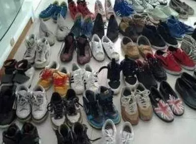 家裡鞋子千萬別這樣擺,暗喻請黴運進家門,再有錢也會越住越窮 !