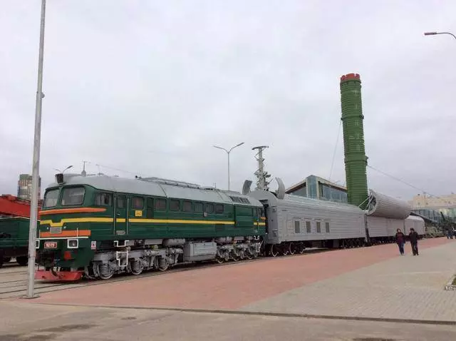又一導彈列車亮相,射程達到14000公里,一發可消滅任何對手
