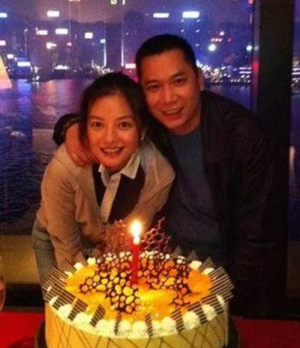 41歲的趙薇隱瞞16年兒子近照曝光,黃有龍不生氣,反而更愛她!…
