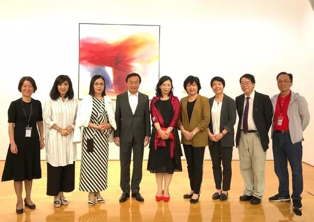 64歲米雪與72歲汪明荃,奶奶輩同框比時髦,超年輕顏值反而更吸睛!