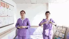 年紀大了記憶力下降,每天早晚活動一次,防止腦衰老、腦萎縮,方法很簡單
