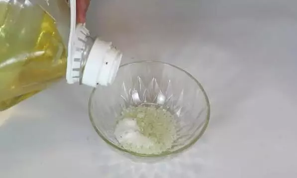 家裡老鼠太多別著急,撒點這個在地上,老鼠來多少滅多少,一隻也跑不了