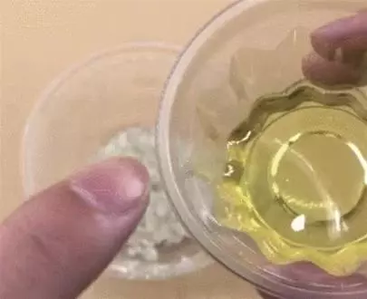 家裡老鼠太多別著急,撒點這個在地上,老鼠來多少滅多少,一隻也跑不了
