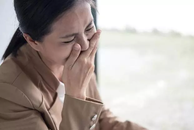 我坐月子母親日夜照顧,婆婆來了後,我含淚讓老公送母親回老家!