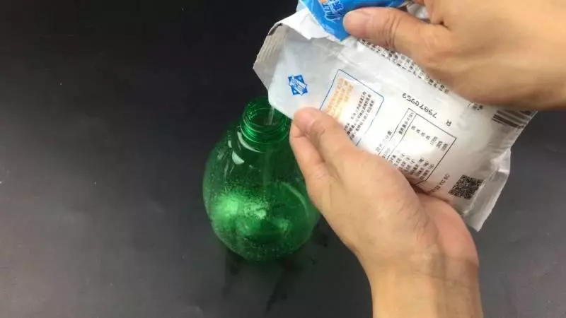 小蘇打做清潔劑已經落伍了,把這2樣東西混一起,比小蘇打強10倍