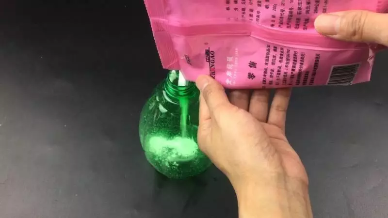 小蘇打做清潔劑已經落伍了,把這2樣東西混一起,比小蘇打強10倍