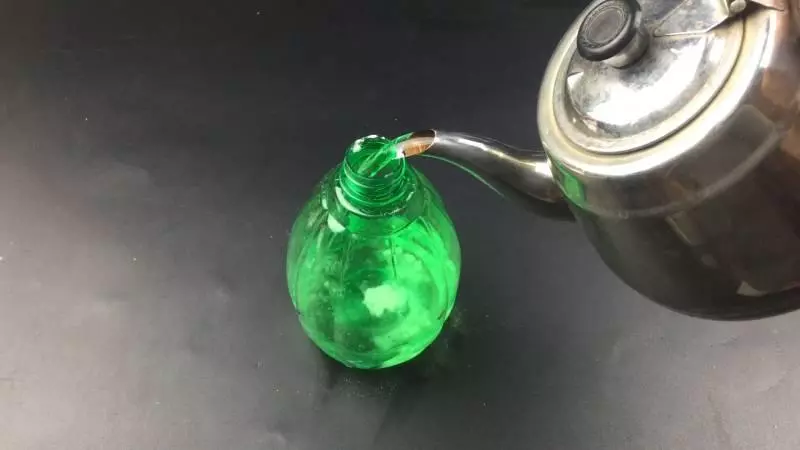 小蘇打做清潔劑已經落伍了,把這2樣東西混一起,比小蘇打強10倍