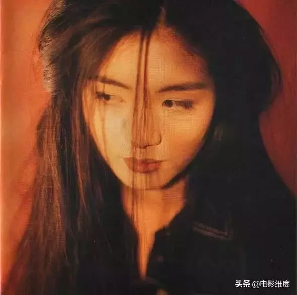 45歲楊采妮事業與愛情都順利,生得一對雙胞胎,相夫教子很幸福!