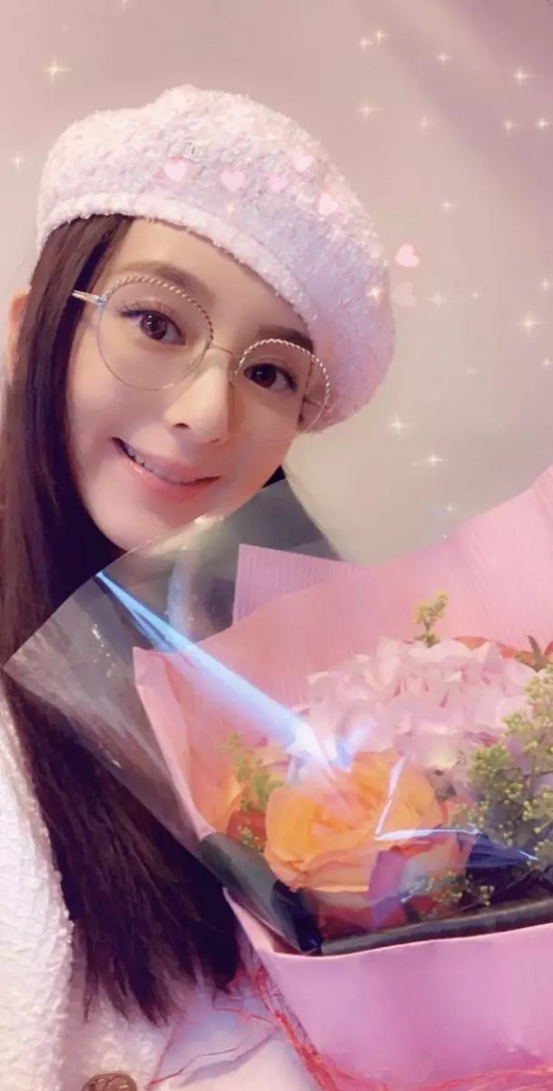 四大天王都是岳父命,郭富城六一曬妻女合照,冷酷舞王秒變女兒奴