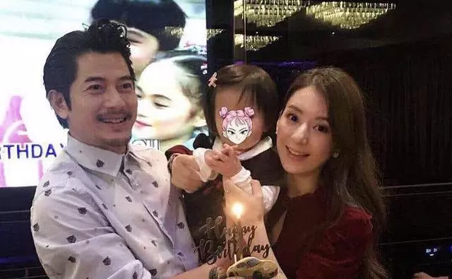 四大天王都是岳父命,郭富城六一曬妻女合照,冷酷舞王秒變女兒奴