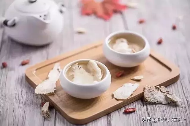 一杯黃芪水的功效,看了就知道啦!