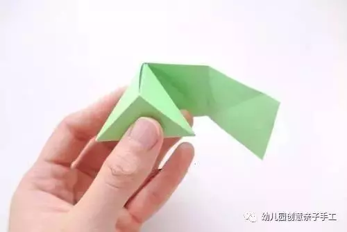 幼兒園親子手工之端午摺紙:折一紙龍舟與粽子,做節日的應景之作