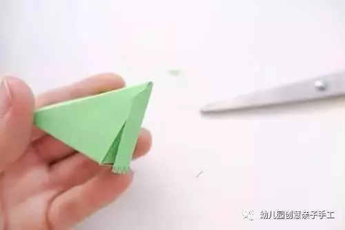 幼兒園親子手工之端午摺紙:折一紙龍舟與粽子,做節日的應景之作
