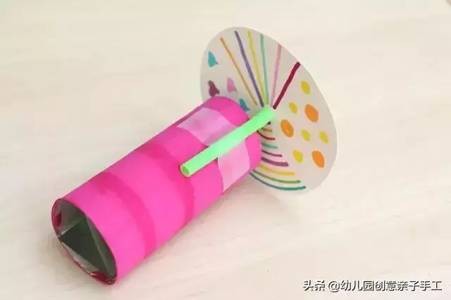 幼兒園創意親子手工之廢舊利用-捲紙筒巧妙改造成萬花筒