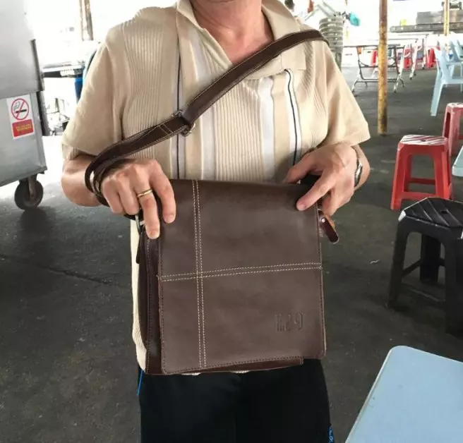 華裔男遭2摩哆匪掠奪 背部刀傷縫逾20針
