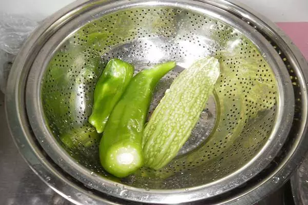 天然胰島素來了,【控糖瓜】搭配三種菜:降三高,護心管,患有糖尿病的人都在吃!