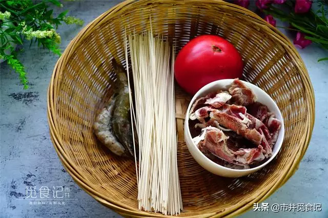 不管煮什麼面,用它做湯底准沒錯,酸爽開胃,夏天吃很適合