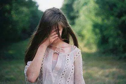 21 歲女孩查出癌症 5 天就死亡,手術都來不及!醫生 : 半年前就有徵兆