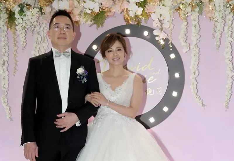 一家7口還想要!「洪榮宏前妻」陳施羽甜蜜二嫁盼生雙胎 「尖下巴不在了」網友驚喜:有了嗎