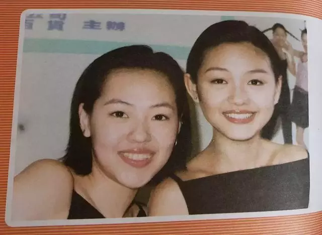 小S初中藝術照曝光,臉型比姐姐精緻流暢,但氣質相差還是蠻大的!