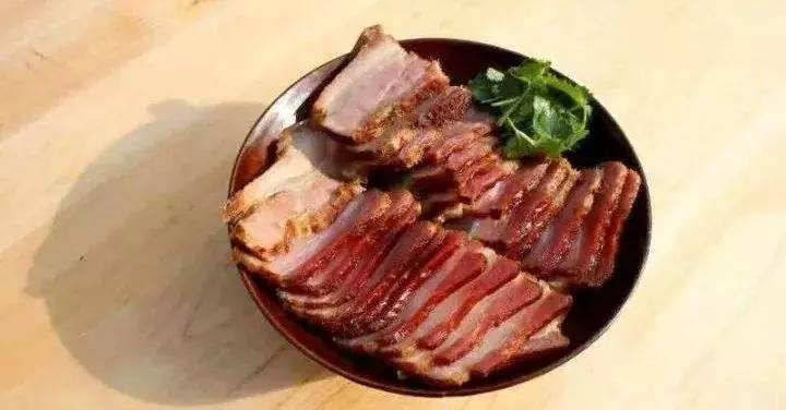 三十歲以上的女性,這4類食物盡量少吃些,有助於避免炎症發生