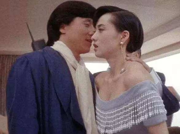 52歲「常威」鄒兆龍演技精湛,娶混血老婆生雙胞胎兒子,家庭幸福