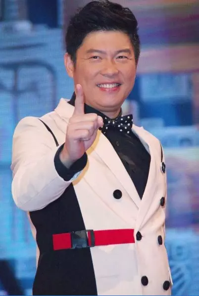 越挫越勇!他創業多次皆以失敗收場,曾經連加油錢都拿不出來!如今翻身綜藝天王,自家品牌更大受好評!