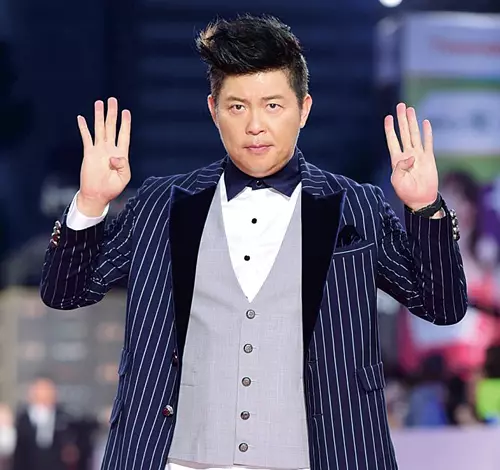 越挫越勇!他創業多次皆以失敗收場,曾經連加油錢都拿不出來!如今翻身綜藝天王,自家品牌更大受好評!