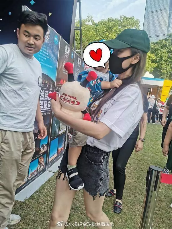 暴風成長!Angelababy單手抱2歲「巨大」小海綿!網友:怎麼一下子這麼大了~