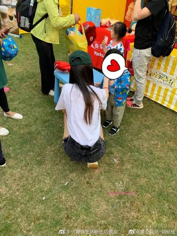暴風成長!Angelababy單手抱2歲「巨大」小海綿!網友:怎麼一下子這麼大了~