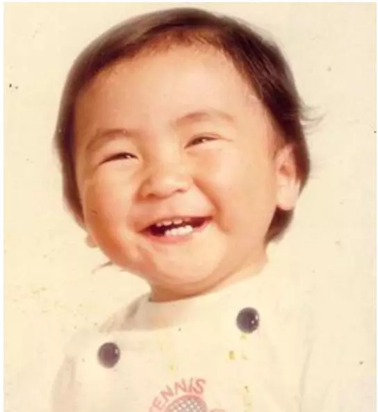 歷屆港姐童年照:袁詠儀胡杏兒女大十八變,想抱抱小時候的李嘉欣~
