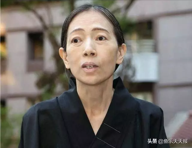 靠五次離婚得百億身家,卻痴情黎明,被拒後一心向佛