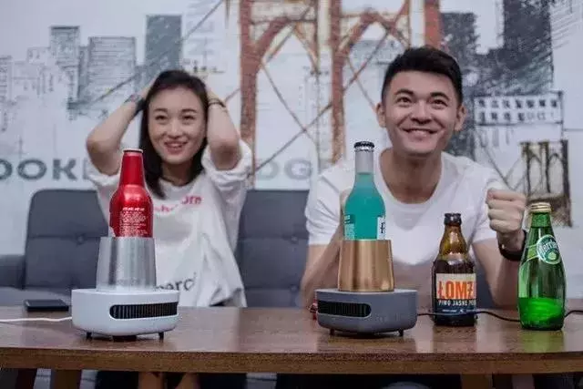有了這個掌上製冷杯子,冷飲隨時享還不用加冰,連冰箱都省了!