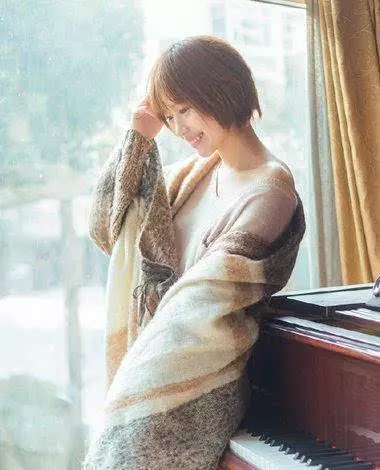 「短髮」「燙髮」還是「直髮」顯年輕?13款40歲女人「清爽凍齡」髮型顯年輕!