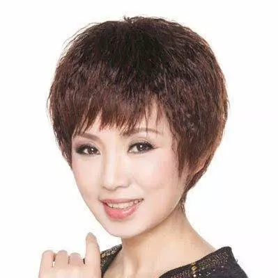 「短髮」「燙髮」還是「直髮」顯年輕?13款40歲女人「清爽凍齡」髮型顯年輕!