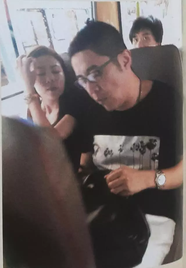 關之琳弟弟當風水師傅幫姐姐擺陣旺財,一邊籌款放生轉頭大口吃肉