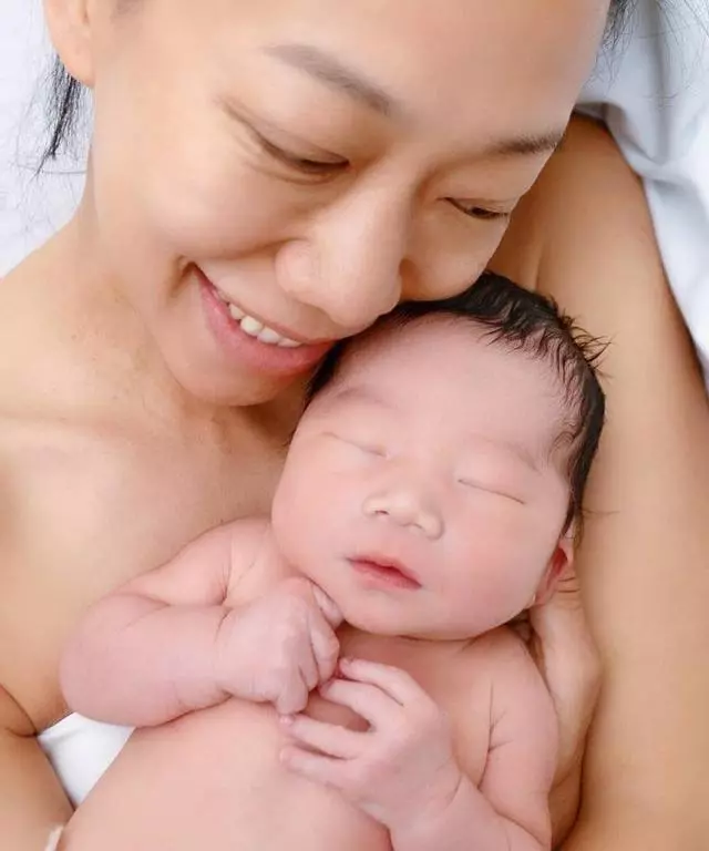 繼高圓圓後又一女星吳辰君產子!一胎剖二胎無痛順產,生孩子只用6分鐘