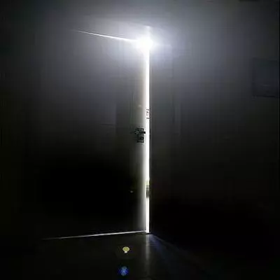 準兒媳家陪嫁房和車,她來我家住了一晚,我說:陪嫁再多也不能娶