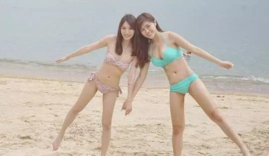 【有片】港航空姐Yanyan Cheung 流出 估唔到佢除左衫後對波 咁L大!