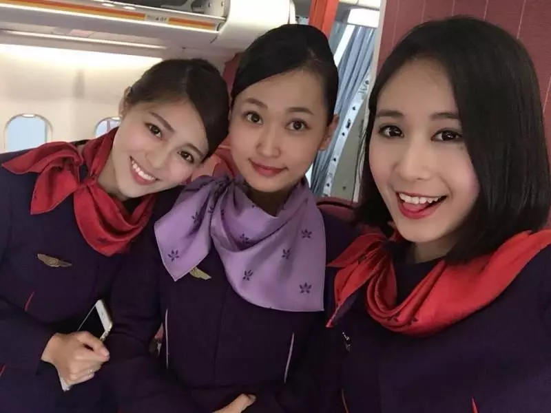 【有片】港航空姐Yanyan Cheung 流出 估唔到佢除左衫後對波 咁L大!