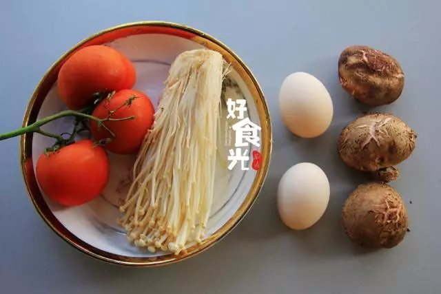 番茄+金針菇,煮一鍋湯,好吃又營養,減脂吃不胖,連喝一周,輕鬆瘦5斤