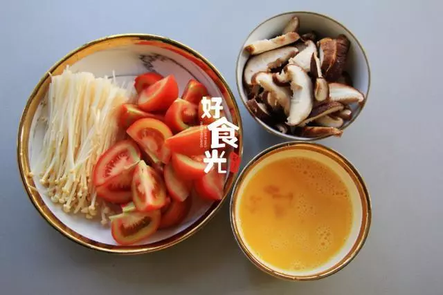 番茄+金針菇,煮一鍋湯,好吃又營養,減脂吃不胖,連喝一周,輕鬆瘦5斤